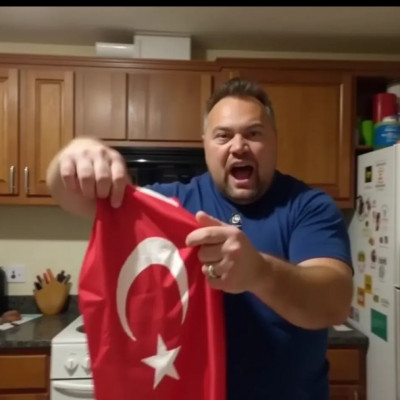 Mc Isti a szìnfalak mögött