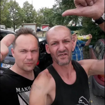 Mc isti, a fogatlan haver ès Blacsenkò (vedel a háttèrben)