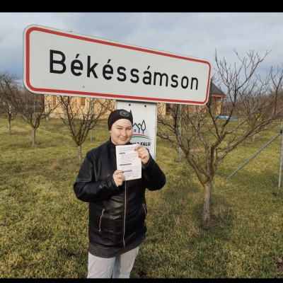 Mobilsz ràvette a gyogyòst hogy szòròlapozzon