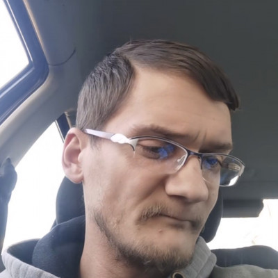 Fogatlan BiòsPityesz 2025ben is a kocsijában lakik