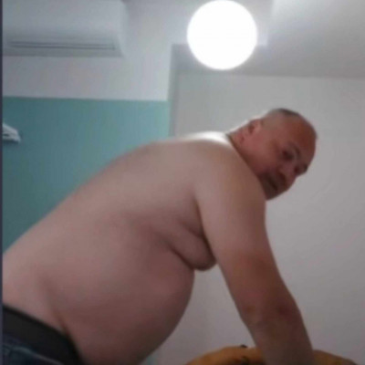 Sertéskényi Amorf mòdon meghízott teste és feje
