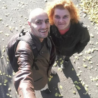 Retrò Alkesz Mobilsz az Exével, Fogatlan Évivel