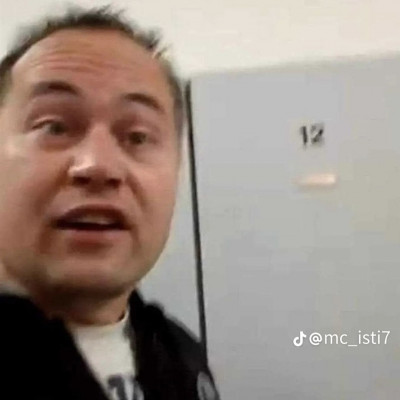 Fiatal, retrò, kancsal ananàsz isti