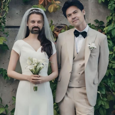 MC isti és Norbert Stu mint friss házasok