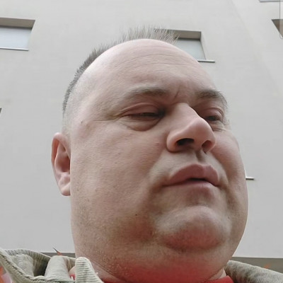 MC Isti brutàlisan meghízott Gömbhal feje