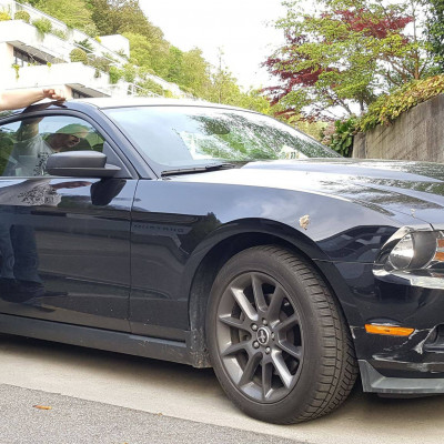 MC Isti Mustang