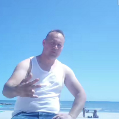 Fiatal Ananàsz a rengerparton flexel