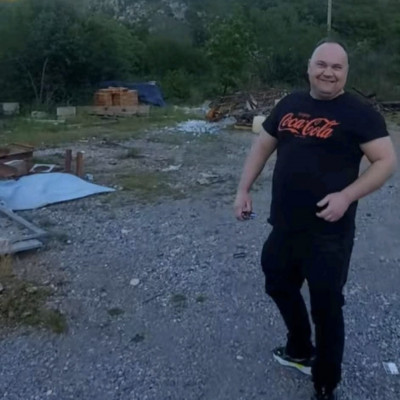 A miskolci Pocokfejű Sertés felhízva, pàlcika lábakkal