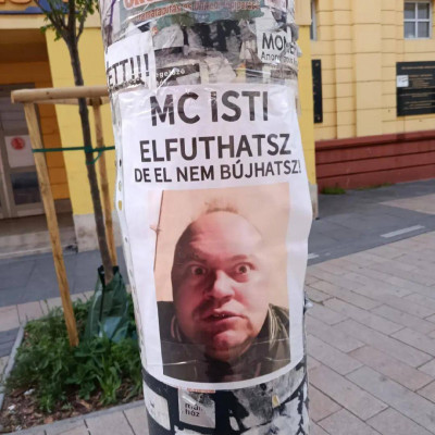 Fületlen MC sertéskényit megint kiplakátoltàk (jobb minősèg)