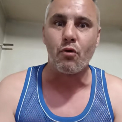 Eldeformált orrú Mobilsz