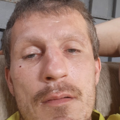 A fiatalon megőszült gyògyszeres alkesz Trutymò
