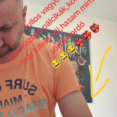 Alkesz Beszarimi pálcika karokkal ès kifelé növő köldökkel