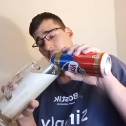 Jenes Patrik így tölti ki a sört