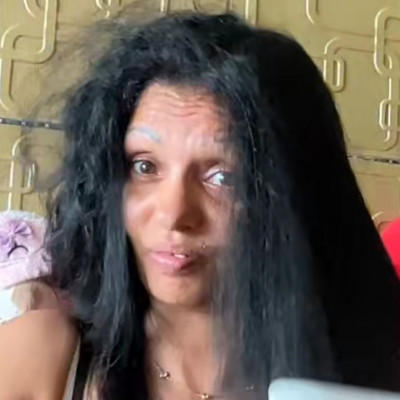 Loca Nyanya Horrorfilmbe illő feje
