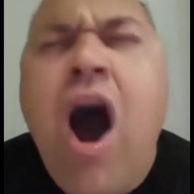MC Grillkolbász hatalmasakat élvez