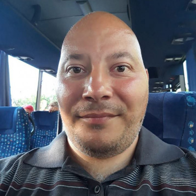Fiatal megrontó Gyula kollekció