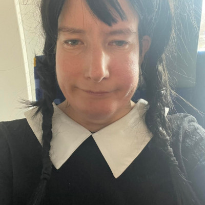 Prüntyi életképek - Temus Wednesday cospléj