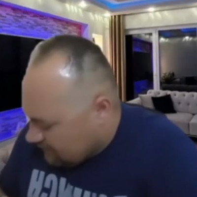 MC Dömpi megint belőtte a Doom II frizurát