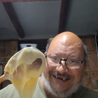 Pedofil apa és a moslékevés