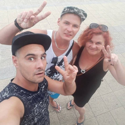 Fogatlan Varga Èvi, Meleg Árminka ès Alkesz Mobilsz - retro