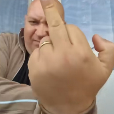 Rücskösfejű Subikoca ideges mert nem jönnek az utalàsok Tik Foson