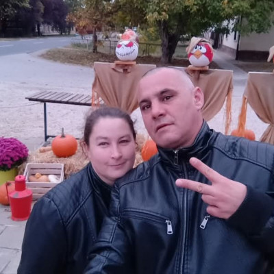 Mobilsz a gyogyòssal lopja a napot munkakeresés helyett