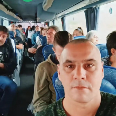 Mobilsz meg a Gyogyòs Osztàlykirànduláson az Agyhalott Tiszàsokkal