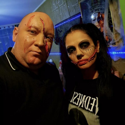 Subikoca fogatlan fejjel Halloweenezik Luka Penetràval