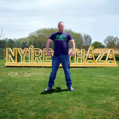 MC isti Nyíregyházán emberkedik