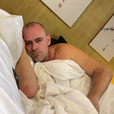 Sztív Kamumester, impotensen megkeseredve ès megöregedve