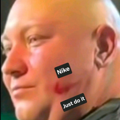 Subi Nàjk Pipa véraláfutàsa a malac fején