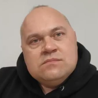 MC Dömpipi őrült fejeket vág miután összeveszett Busikával