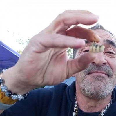 Üdvözlendő Hìr: sittes Táky fogai kitörtek