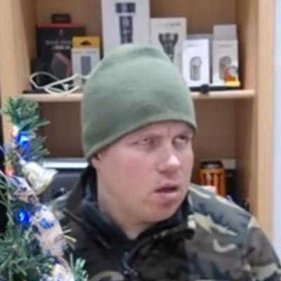 Lóseggkúró Alex értelmes fejszerkezete