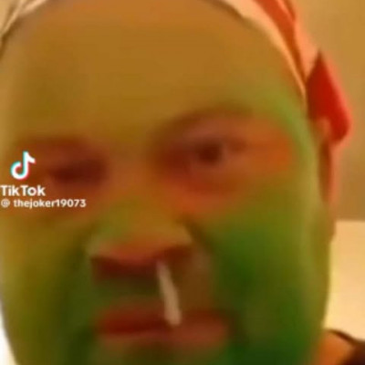 Bölénykényi Tülök megmutatja hogyan kell orrot fújni (retro)