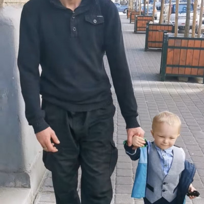 Nàrcisztikus Fogatlan Macsò Tibi csalàdi kalandjai