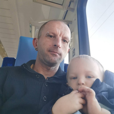 Nàrcisztikus Fogatlan Macsò Tibi csalàdi kalandjai