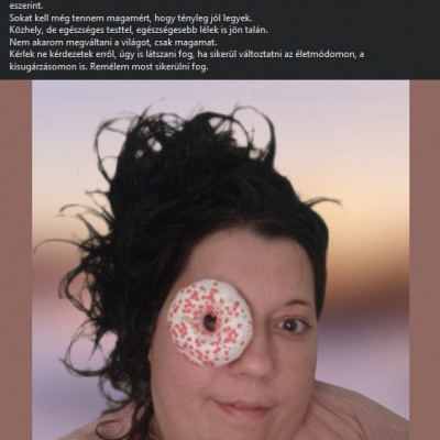 Bariadd facebookon bohóckodik