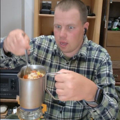 Lóbaszó Alex nyomorékoskodásai
