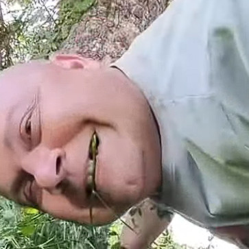MC Pedofil incel buzi füvet zabál a koinért