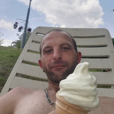 Macsò Tibi èlvezi a Nyarat (fogak nélkül 2026.5.25)