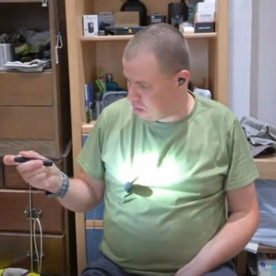 Atkalex fénytani előadása a Nap Holdat megvilágító hatásának imitálásával. (Munkakerülés technika 2026)
