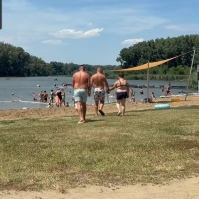 Nyaral a hulladèk Fazekas csalàd XD 2026.7.18