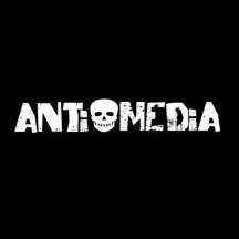 az antimédia nevében