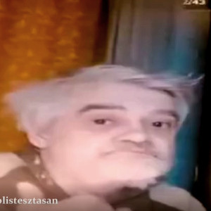 Szakállon rúgott vén hülye