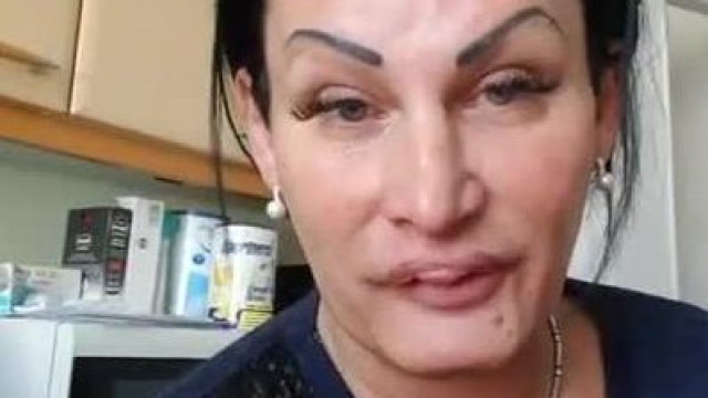 Privát Szabina - Megyek fürdeni mert tiszta Geci vagyok! Na Csá!