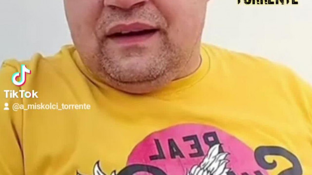 Mc Agyhalottól megkérdezik hogy Krétán van-e jelenleg?