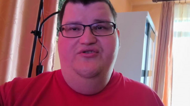 Molnár Krisztián - A munkakerülő hájkoca komment reagáló filó vlogja
