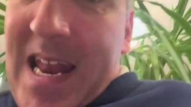Az autista pedofil Sodi autipajzsa félig összeomlott és ideges lett