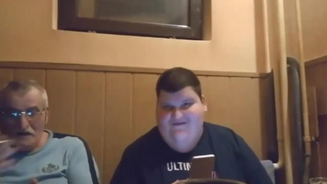 Molnár Krisztián mutelja befingott live közben (retro)